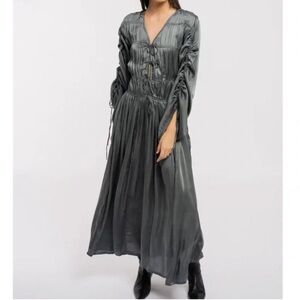 Laude the Label | Iris Midi Dress